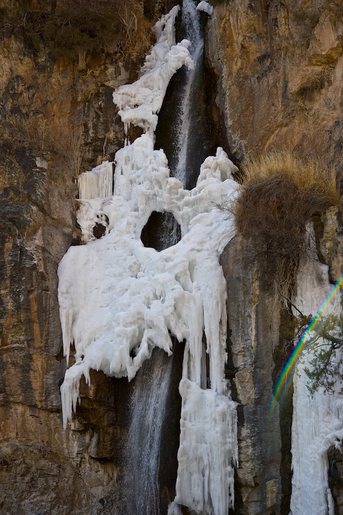 Водопад в ущелье Кегеты