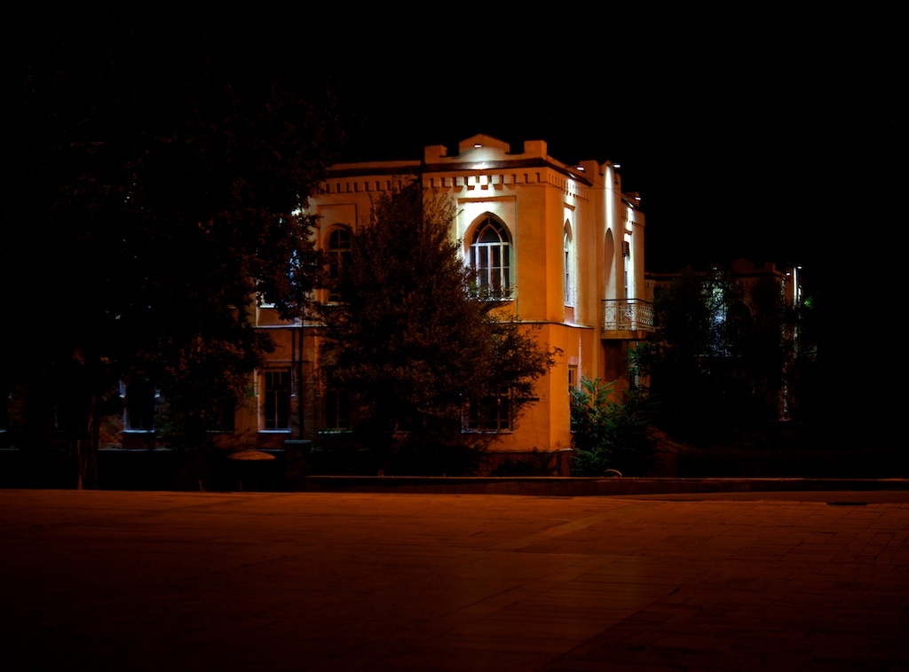 Ночной Бишкек, у площади Ала-Тоо