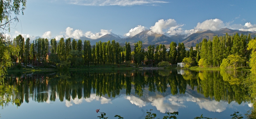 озеро на территории пансионата Аврора, Иссык-Куль