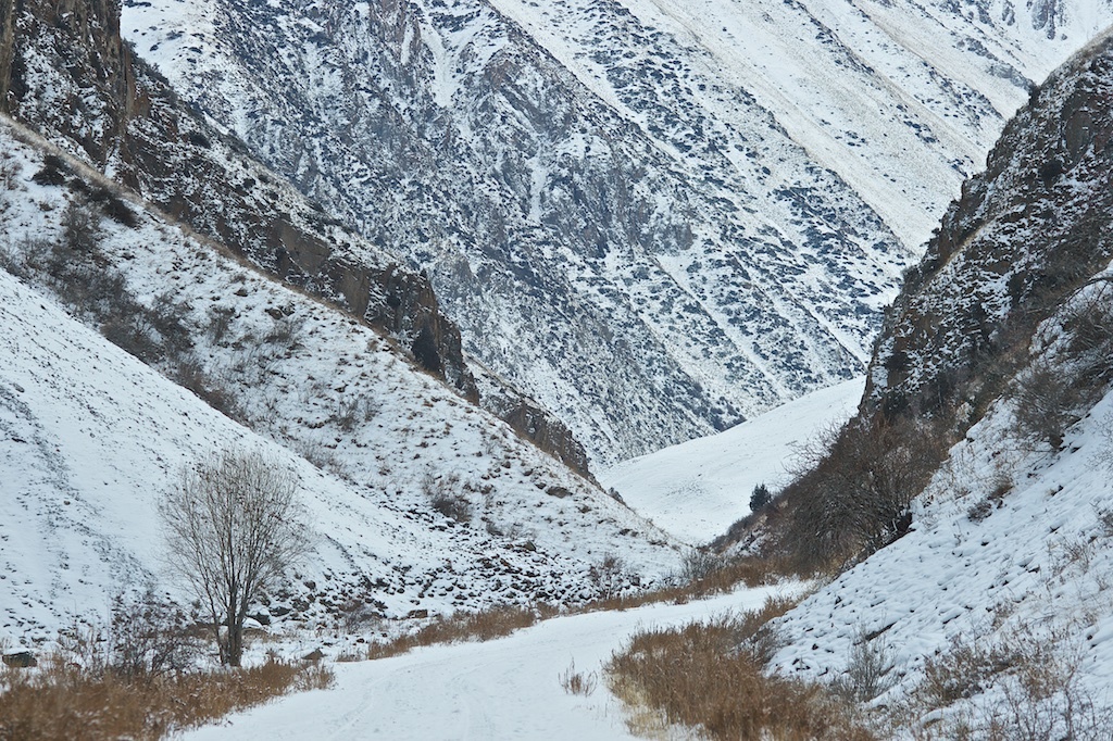 Ущелье Ак-Суу, путь к Пику Путина (декабрь 2017)
